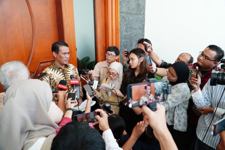 Tegas, Mentan Amran Tindak 115 Distributor Pupuk Subsidi Nakal