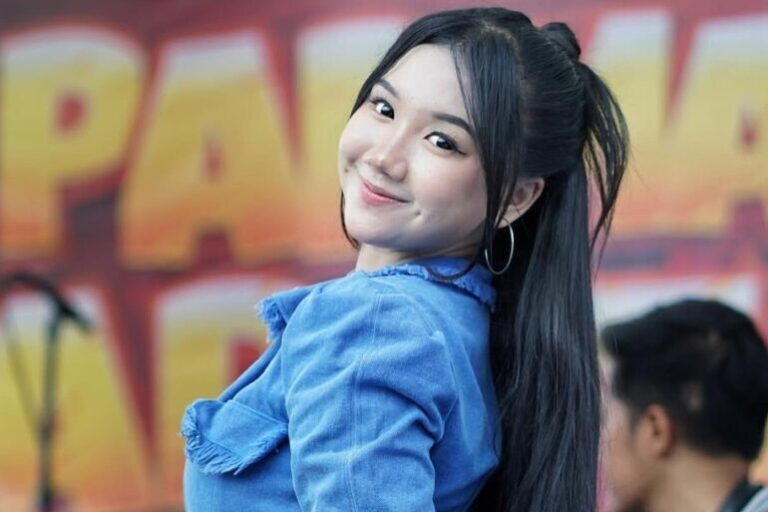 Cantika Nuswantoro, Penyanyi Dangdut Muda Kian Bersinar – Gentara