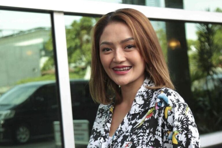 Siti Badriah — Dari Orkes Keliling Hingga Ikon Dangdut Nasional – Gentara