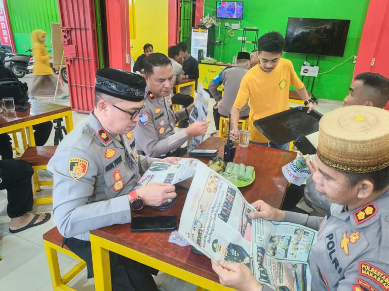 Kapolsek Tamalanrea Nogi Bareng Warga di Warkop, Bahas Sinergi Kamtibmas