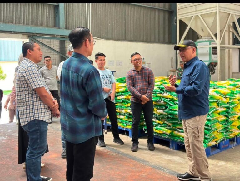 Kunjungan Kerja Wadirut Bulog Tinjau SPP Karawang dan Gudang Cisaranten untuk Tingkatkan Efisiensi Operasional dan Persiapan Penyaluran Cadangan Beras Pemerintah