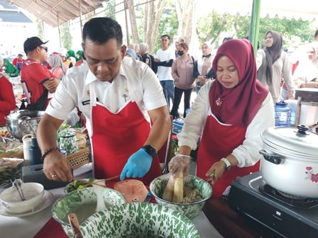 Bupati Patahudding Bikin Kapurung di Kantor, Pengunjung Minta Tambah
