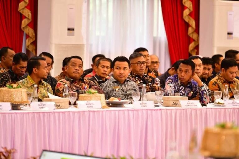Bupati Lutra Ikuti Arahan Mendagri di Makassar, Tito: Beri Ruang Sektor Swasta dan UMKM Bertumbuh