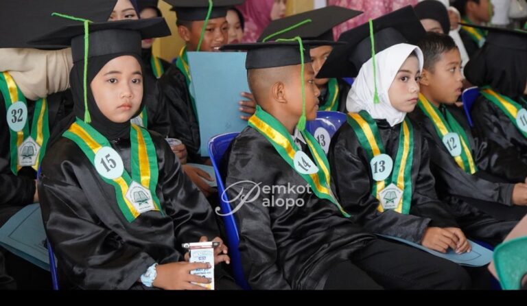 TPQ Masjid Djami Tua Palopo Wisuda 47 Santri Tamat Mengaji