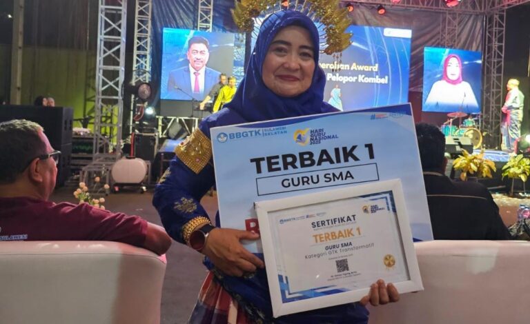 Guru SMA 6 Palopo, Haryanti, S.Si., M.Pd. Raih Juara I Guru Transformatif Sulsel 2025