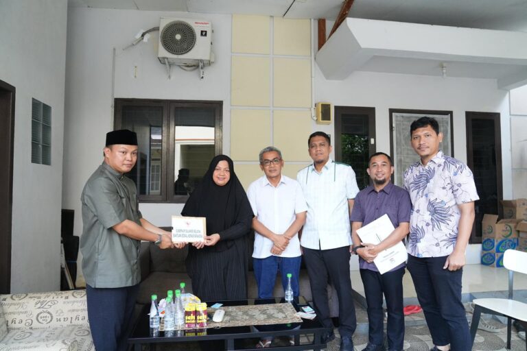 Gubernur Sulsel Serahkan Santunan bagi Korban Kecelakaan ATR 42-500 Asal Luwu Timur