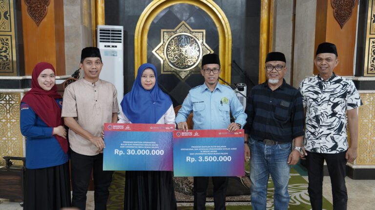 UMB Palopo Salurkan Bantuan Berkelanjutan untuk Masjid Agung Palopo
