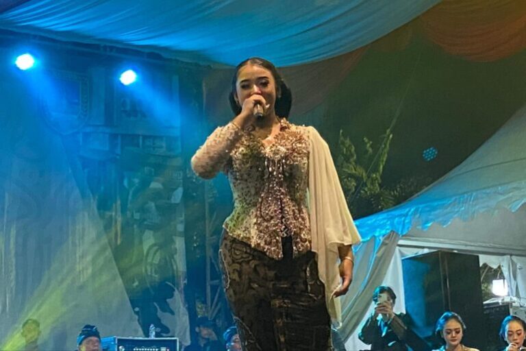 Niken Salindry Tampil di Darah Biru Festival Jombang – Radio TV Gentara